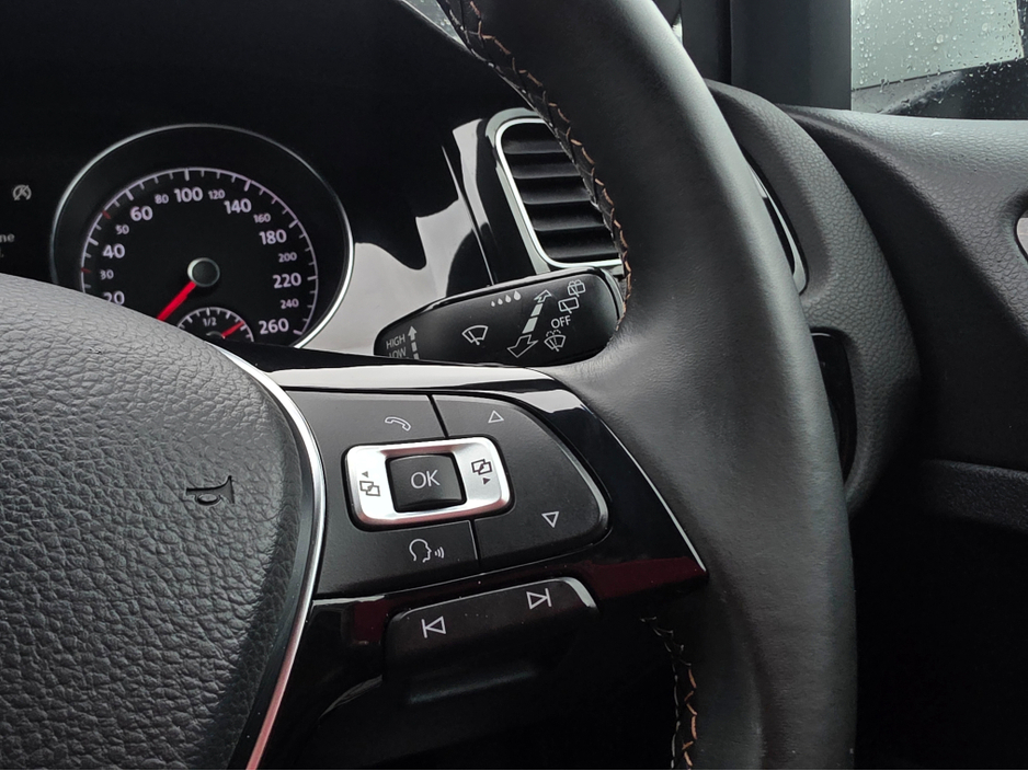 2015 Volkswagen Golf 1.4 TSI  AUTOMATIC - MILANO EDITION - HALF LEATHER HEATED SEAT - ALLOYS - LOW TAX BAND  - DRIVE MODE SELECTION - REVERCE CAMERA