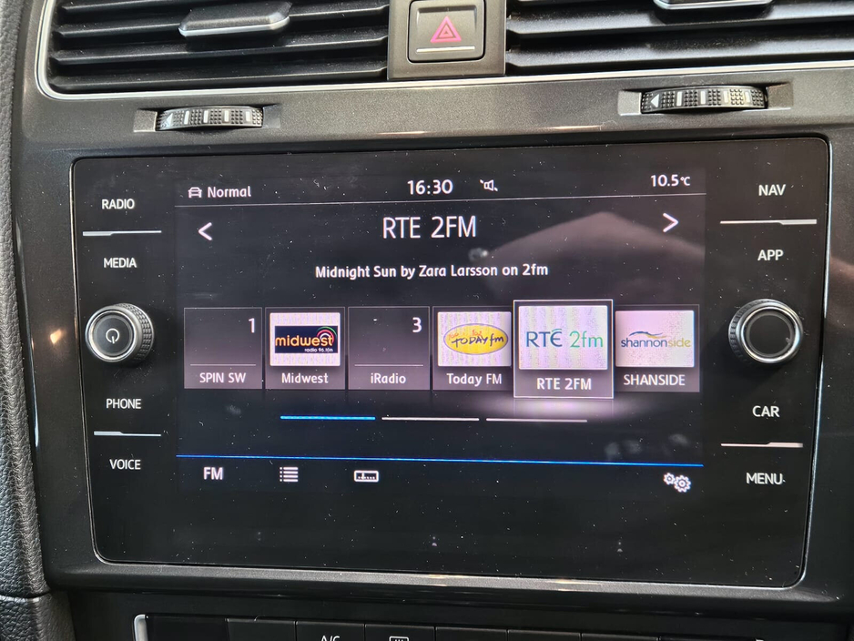 2017 Volkswagen Golf - image 13