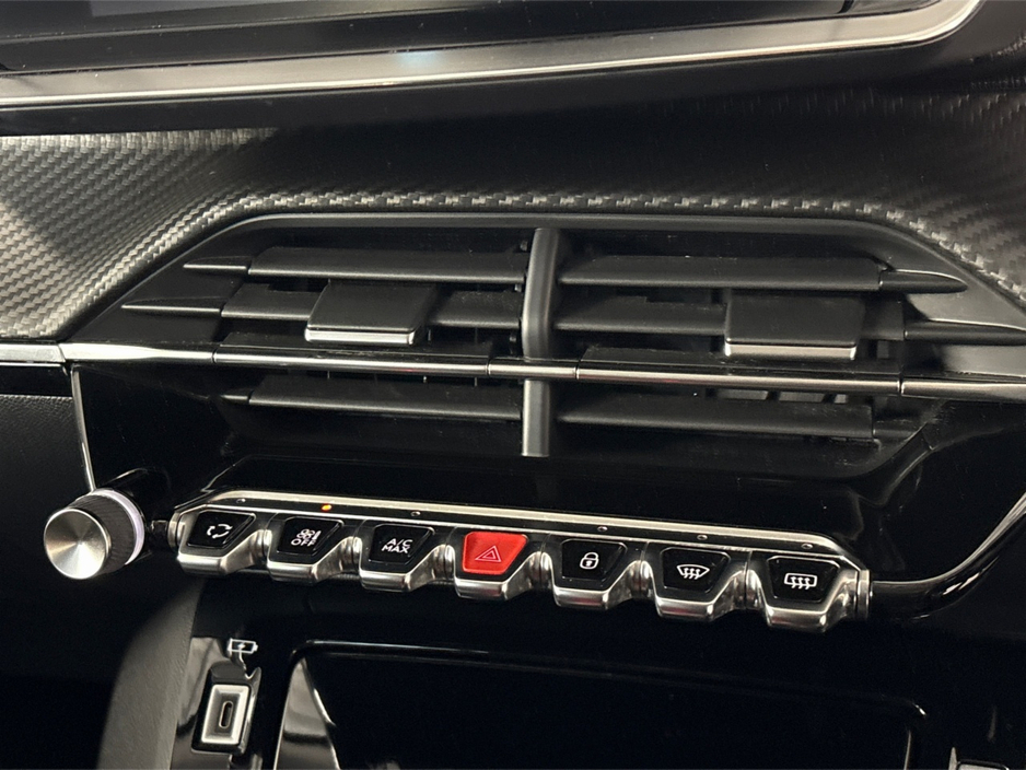 2022 Peugeot 2008 - image 21