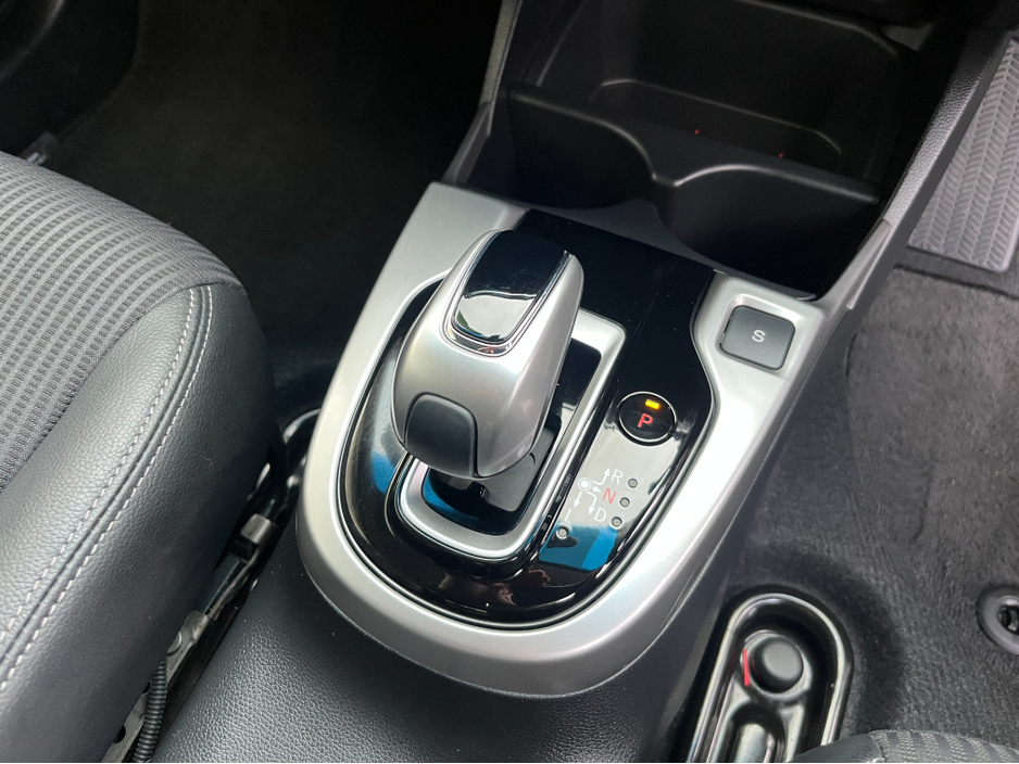 2017 Honda Fit SENSING L AUTOMATIC 1.5 HYBRID //HALF LEATHER SEATS//KEYLESS ENTRY//ADAPTIVE CRUISE CONTROL//REVERSE CAMERA// €12,950