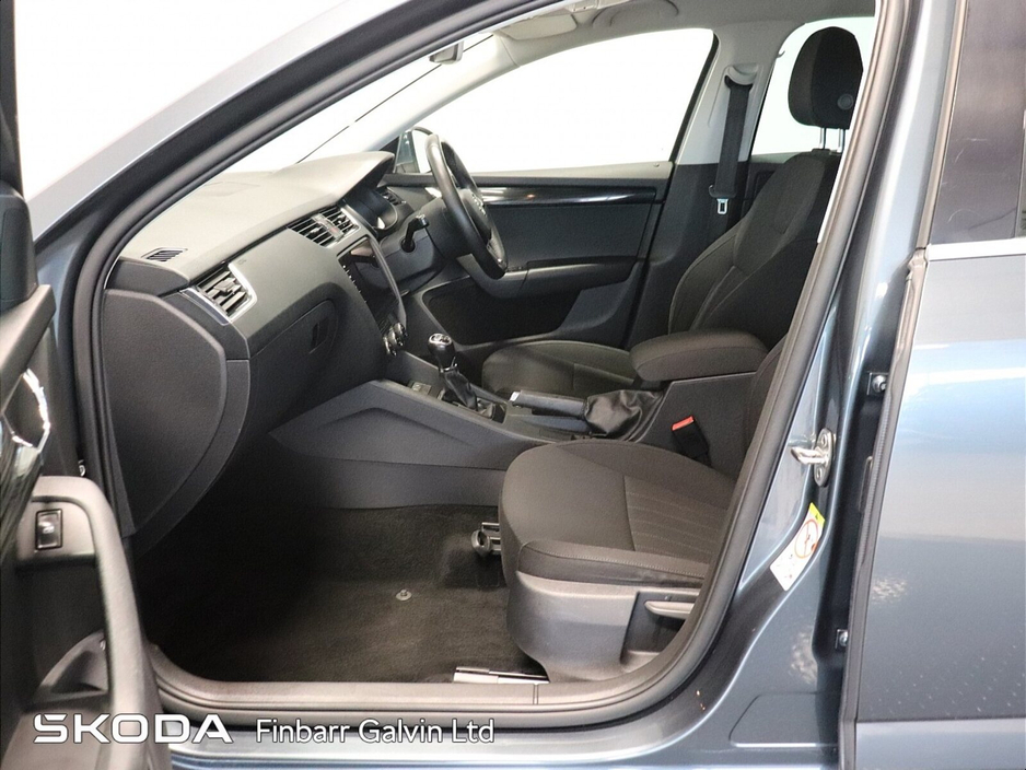 2019 Skoda Octavia - image 4