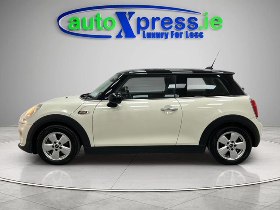 2017 MINI Cooper D - image 15