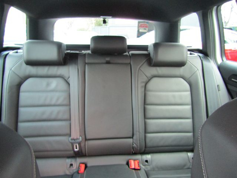 2015 Volkswagen Golf GOLF R ESTATE AWD 5DR Auto €21,950