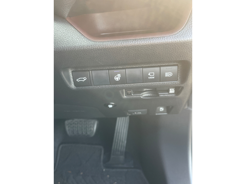 2020 Toyota Rav4 - image 11