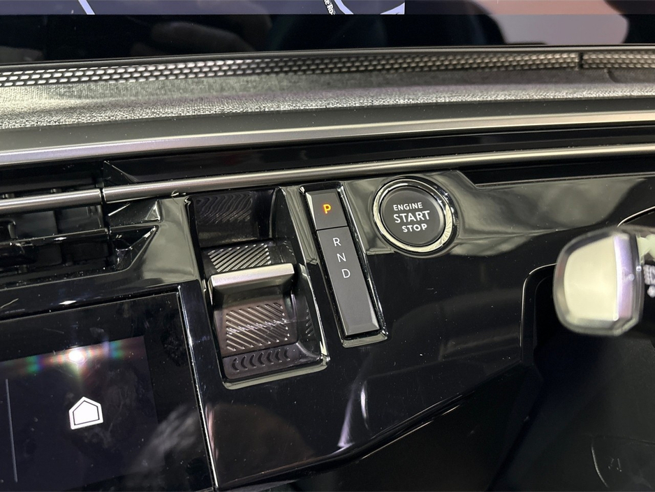2025 Peugeot 3008 - image 16
