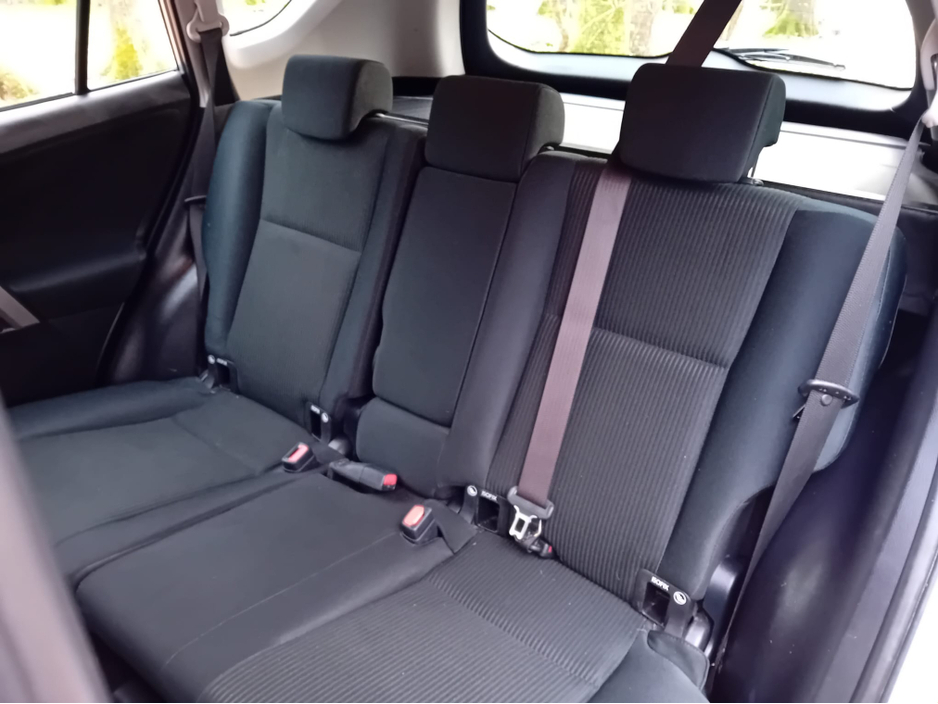 2017 Toyota Rav4 - image 11