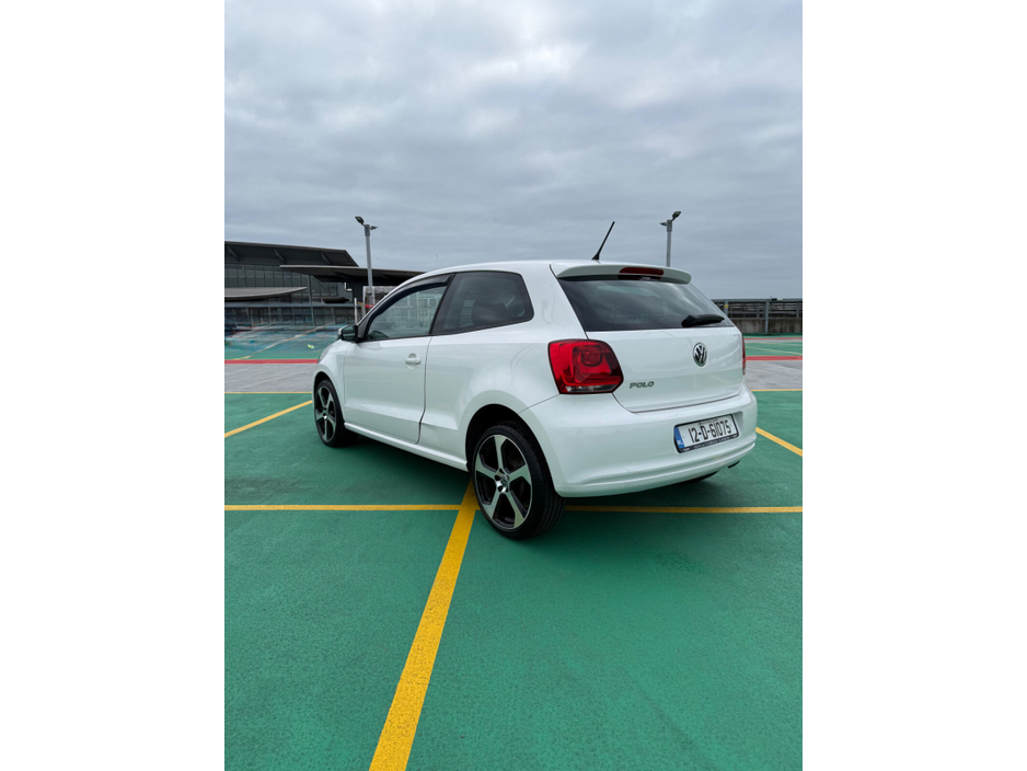 2012 Volkswagen Polo - image 4