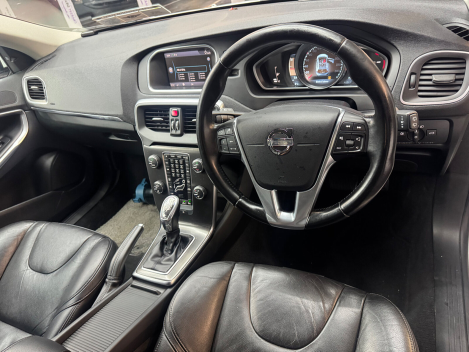 2013 Volvo V40 1.6 T4 180PS R-DESIGN POWERSHIFT DCT €10,950