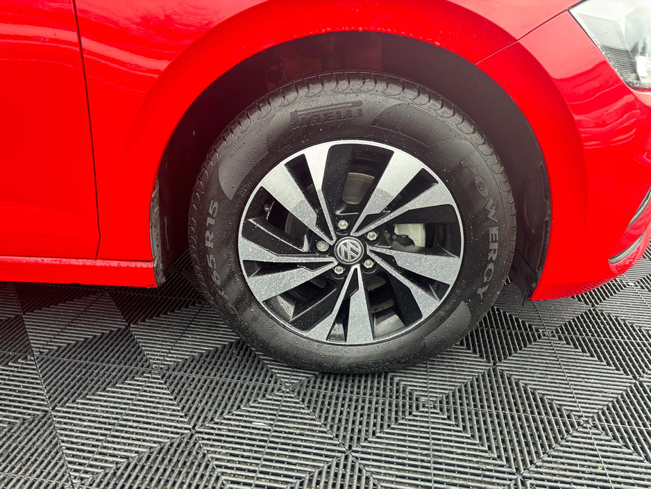 2018 Volkswagen Polo - image 3