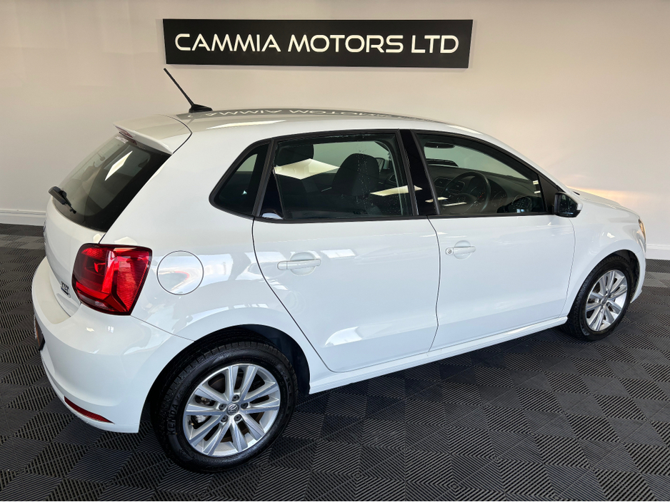 2016 Volkswagen Polo - image 6