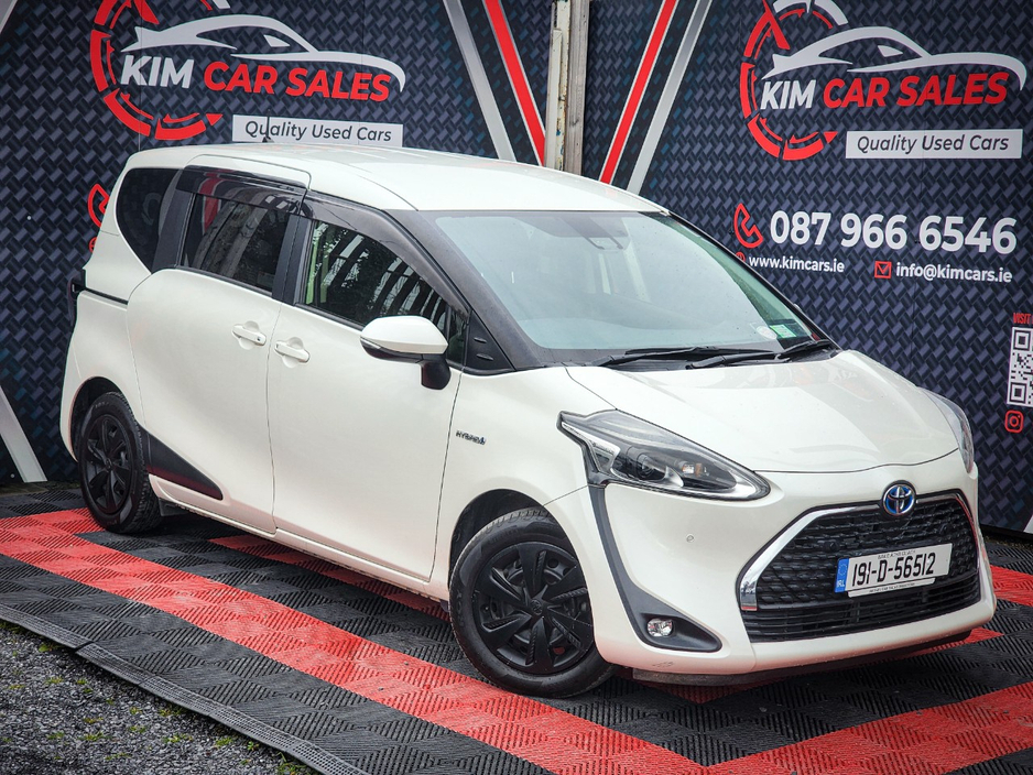 2019 Toyota Sienta - image 2