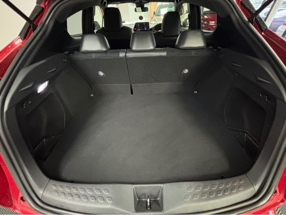 2020 Toyota C-HR - image 13