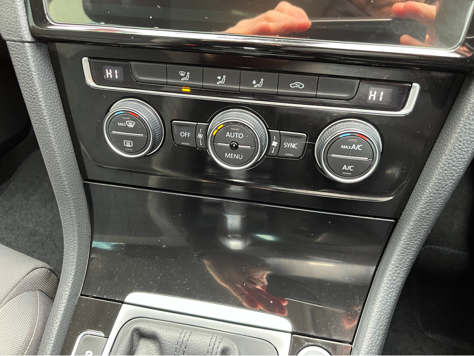 2019 Volkswagen Golf - image 19