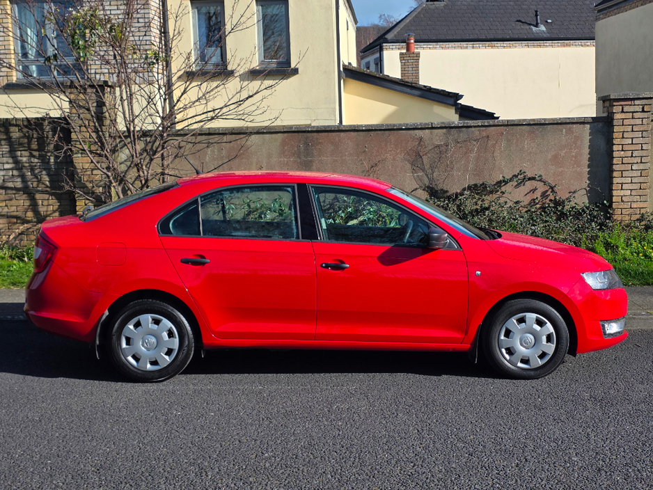 2015 Skoda Rapid - image 2