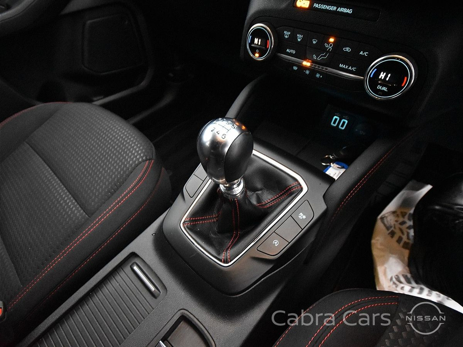 2022 Ford Kuga - image 17