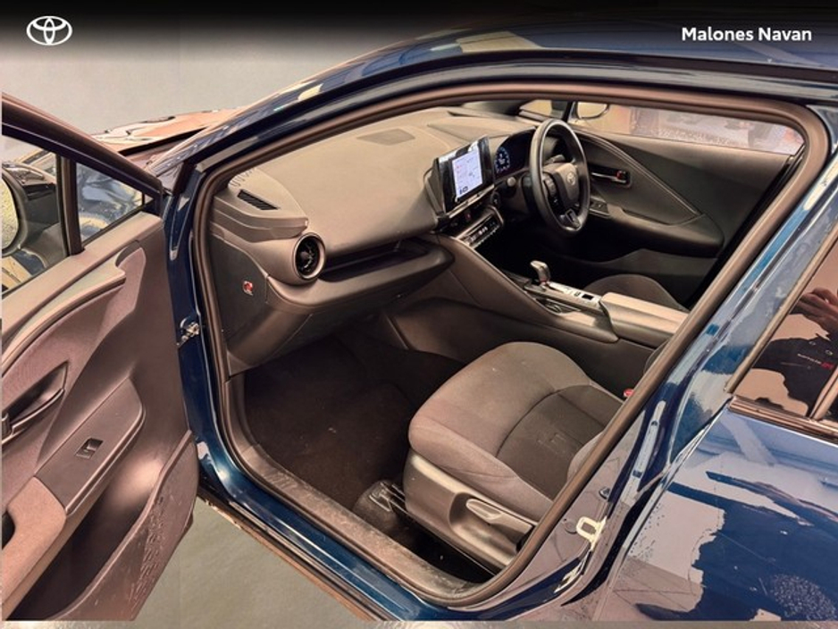 2024 Toyota C-HR - image 6