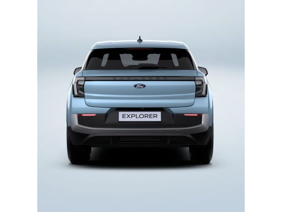 2026 Ford Explorer - image 2