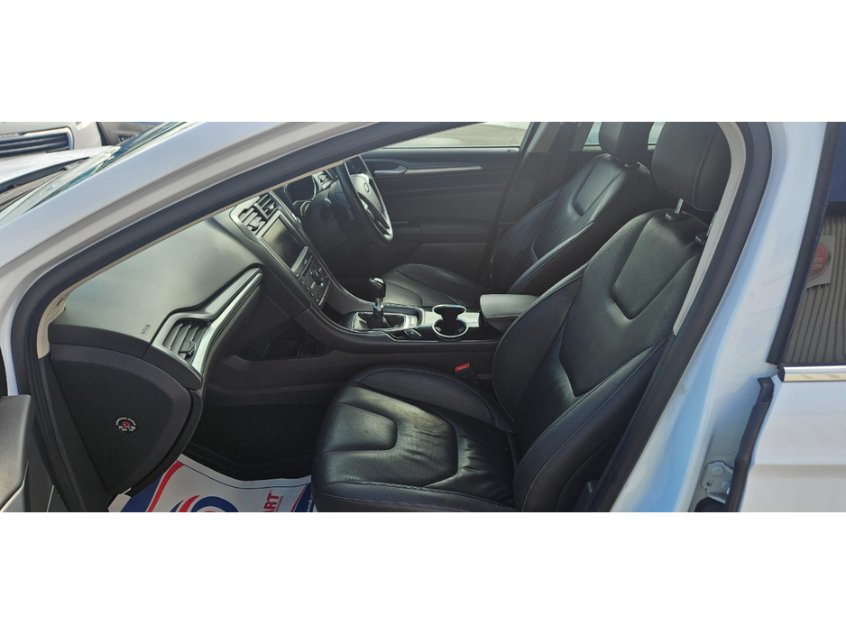 2016 Ford Mondeo - image 21