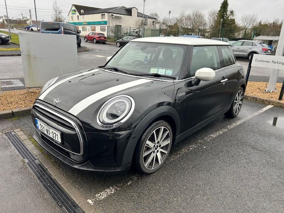 2022 MINI Hatch - image 3