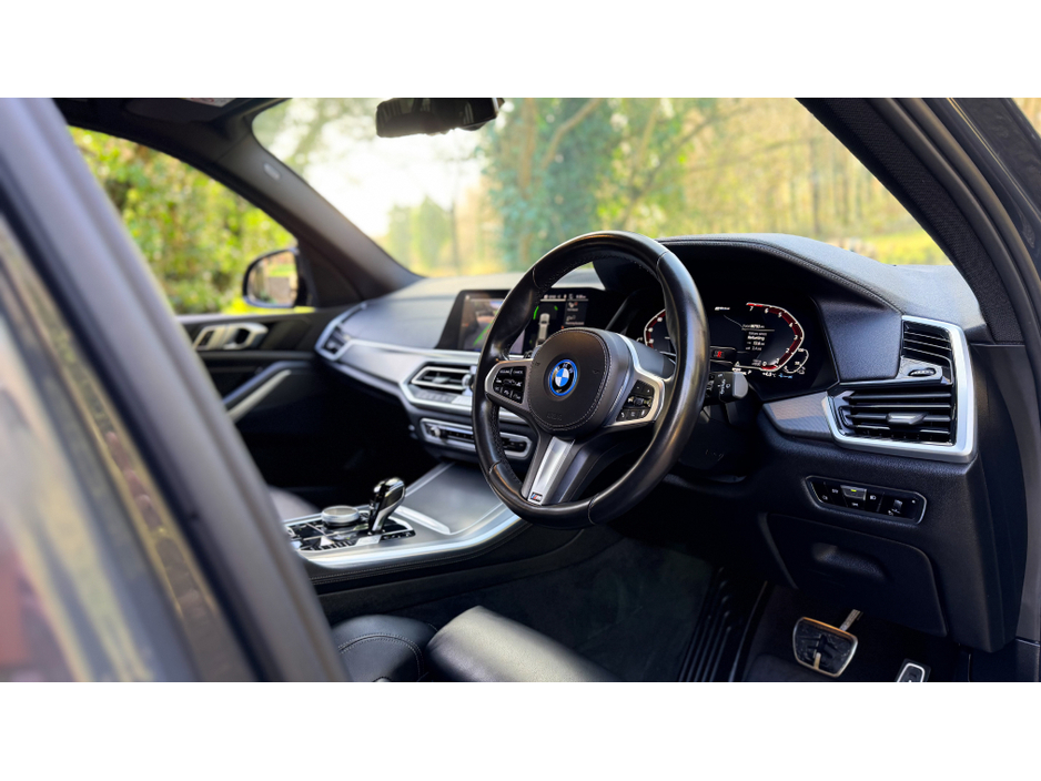 2022 BMW X5 - image 10