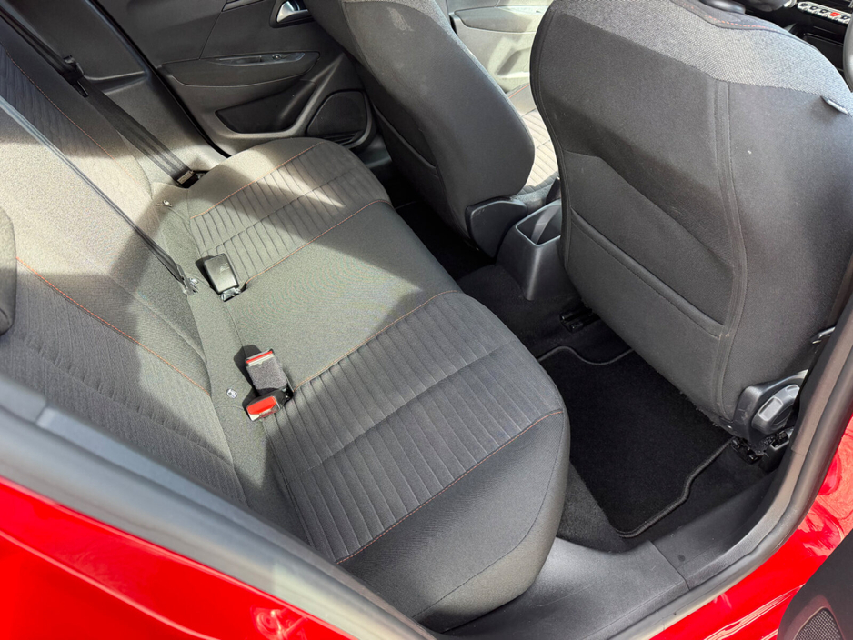 2023 Peugeot 208 - image 9