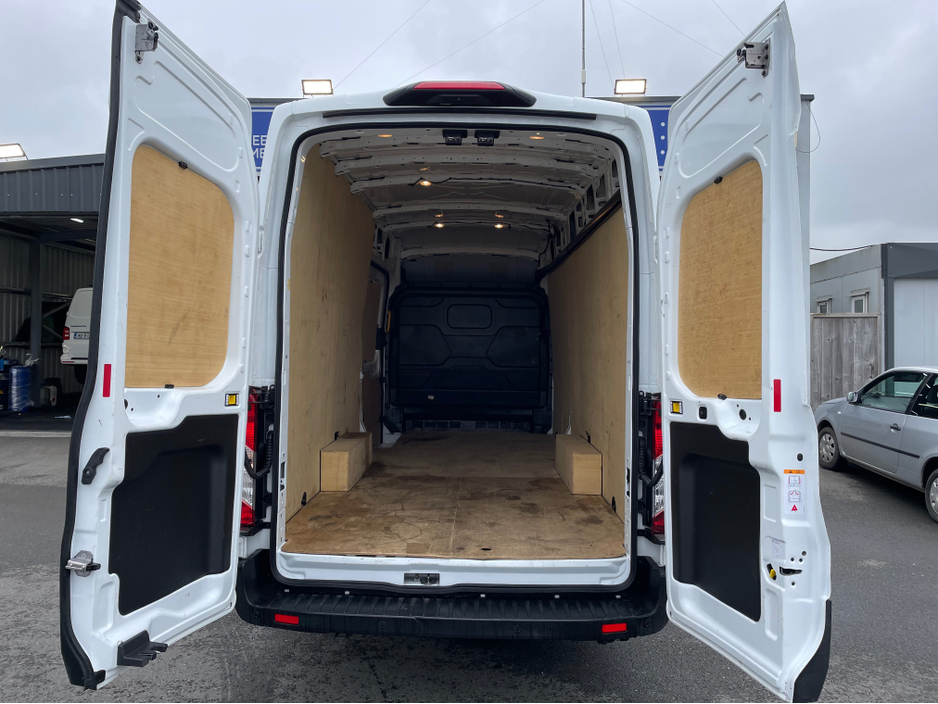 2025 Ford Transit - image 8