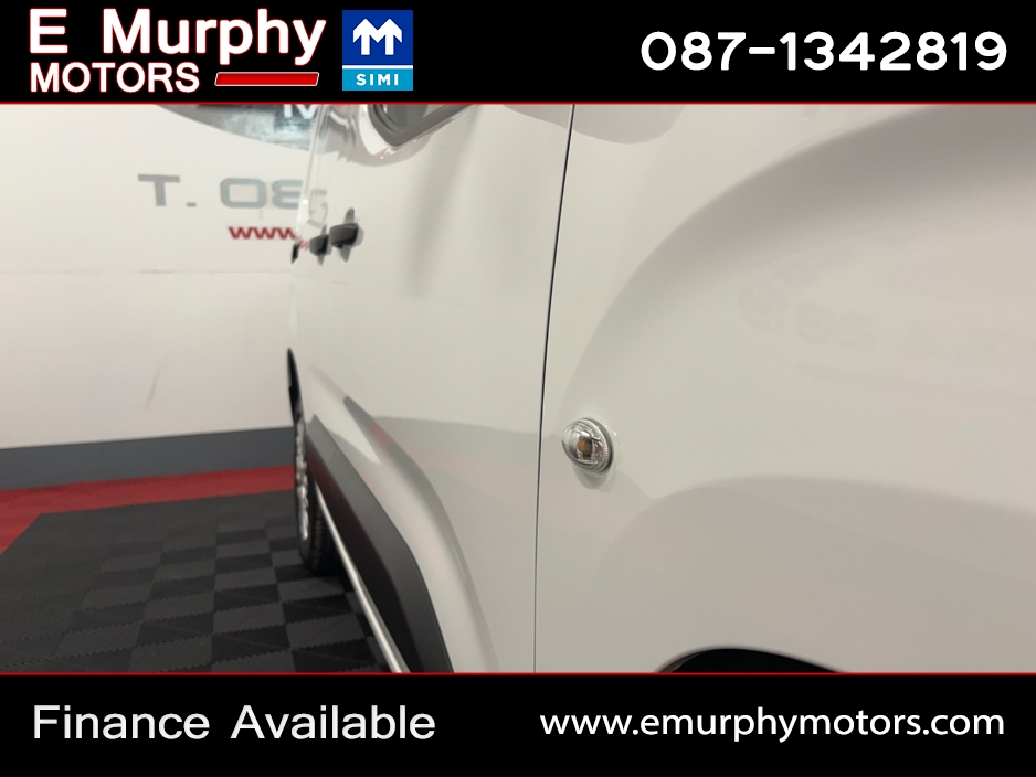 2021 Toyota Proace - image 21