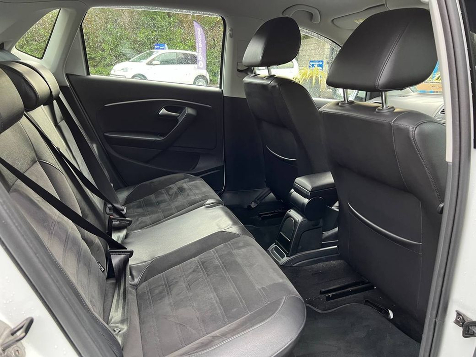 2016 Volkswagen Polo HIGHLINE 1.2 TSI AUTO // FULL SERVICE HISTORY // LEATHER/ALCANTARA HEATED SEATS // REVERSE CAMERA €13,900