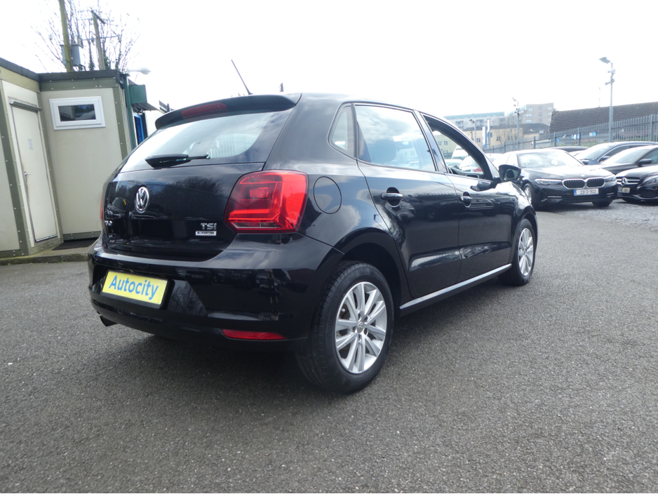 2016 Volkswagen Polo - image 7