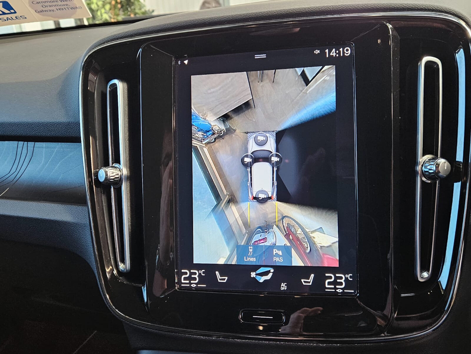 2023 Volvo XC40 - image 19