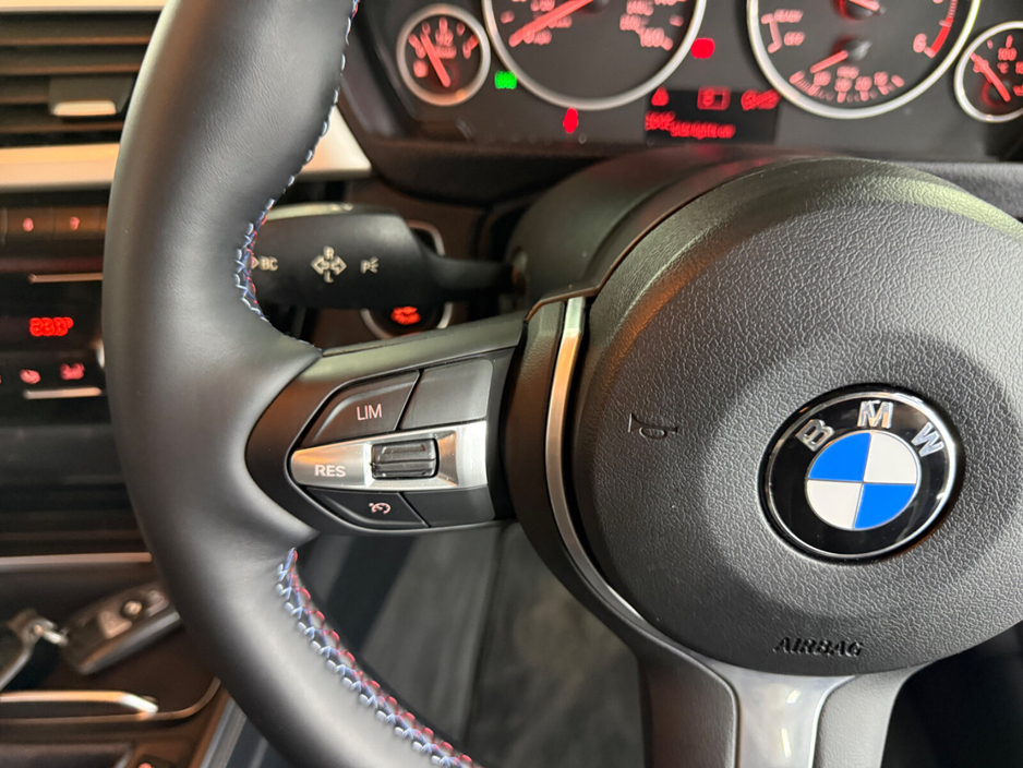 2016 BMW 3 Series - image 27