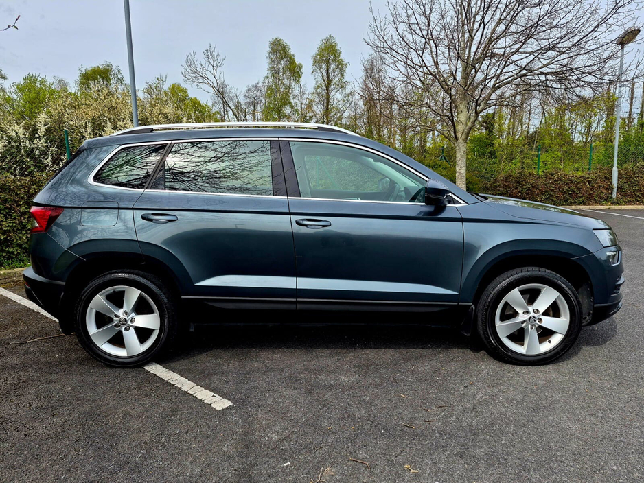 2020 Skoda Karoq - image 11