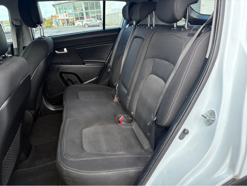 2015 Kia Sportage - image 11