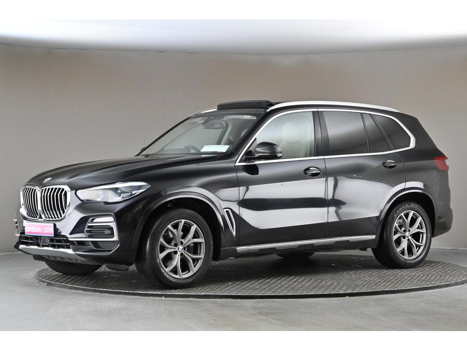 2019 BMW X5 - image 4