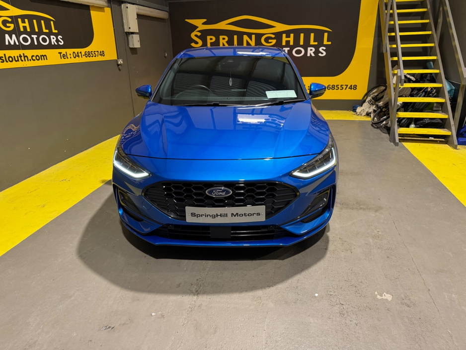 2023 Ford Focus - image 5