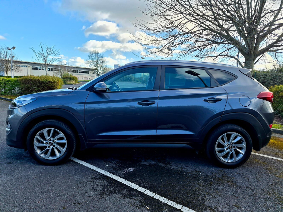 2017 Hyundai Tucson - image 3