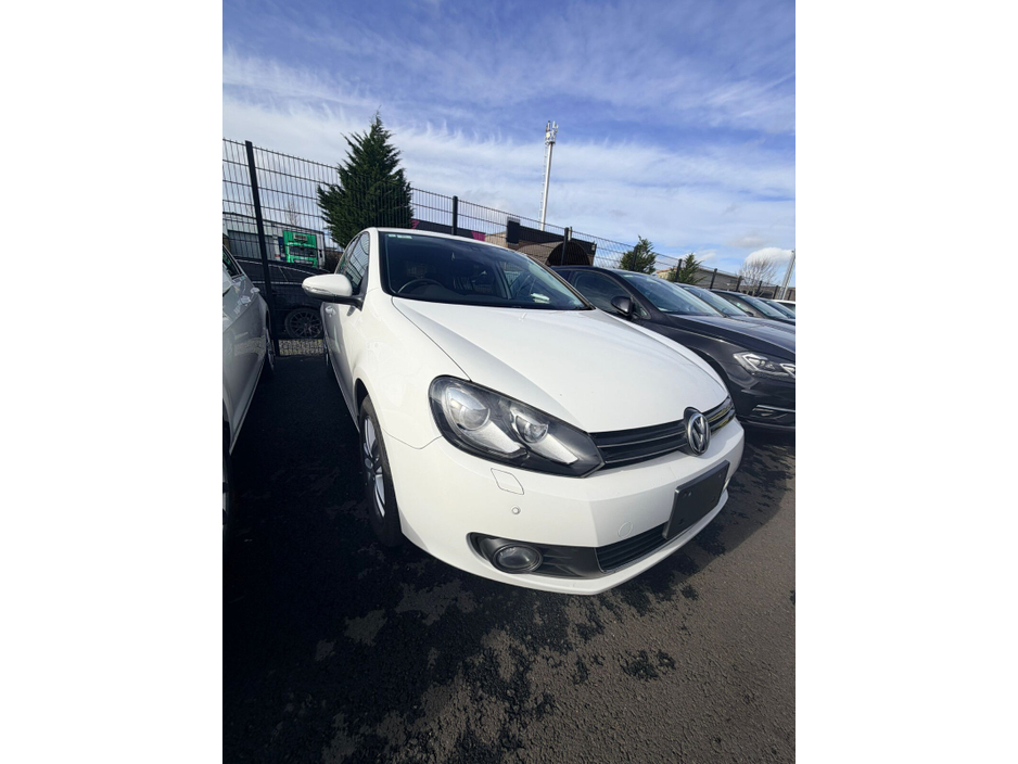 2012 Volkswagen Golf - image 3