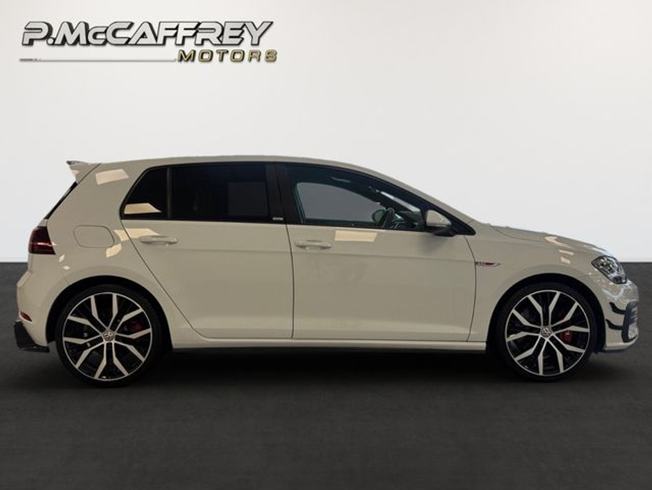 2019 Volkswagen Golf - image 4