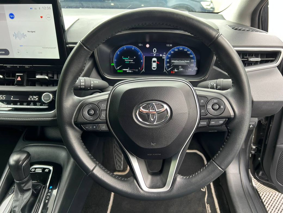 2023 Toyota Corolla - image 4