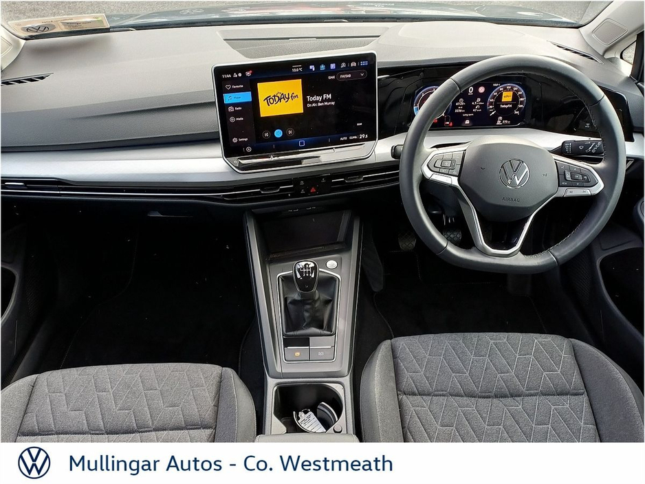 2025 Volkswagen Golf - image 2