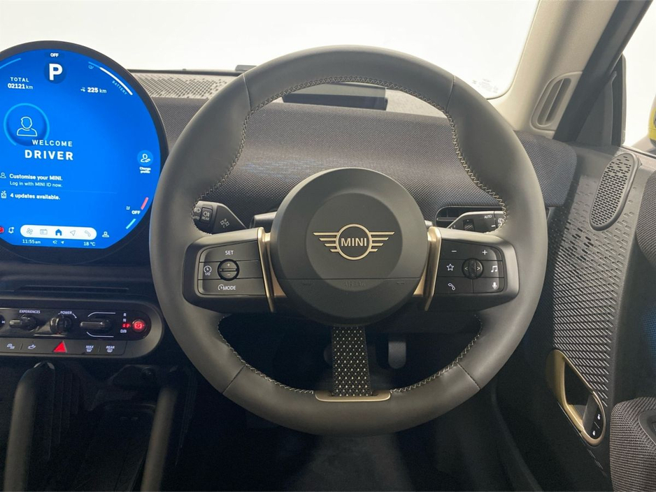 2025 MINI Hatch Cooper E €25,950