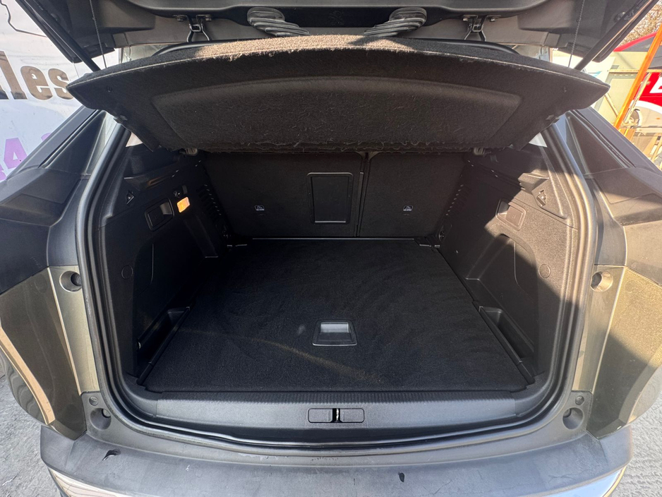 2018 Peugeot 3008 - image 17