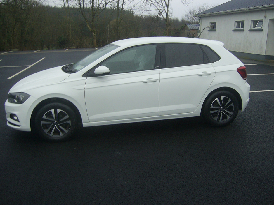 2021 Volkswagen Polo - image 2