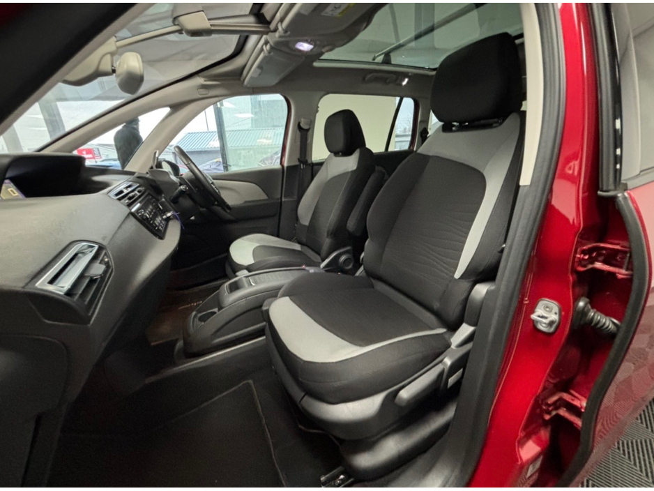 2016 Citroen C4 Picasso - image 10