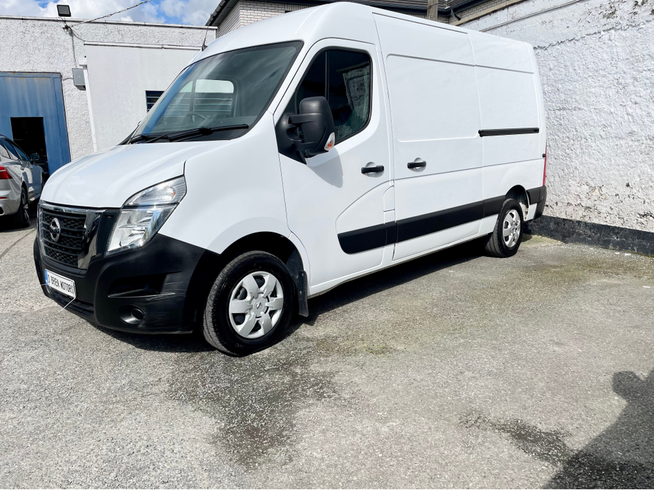 2023 Nissan Interstar - image 34