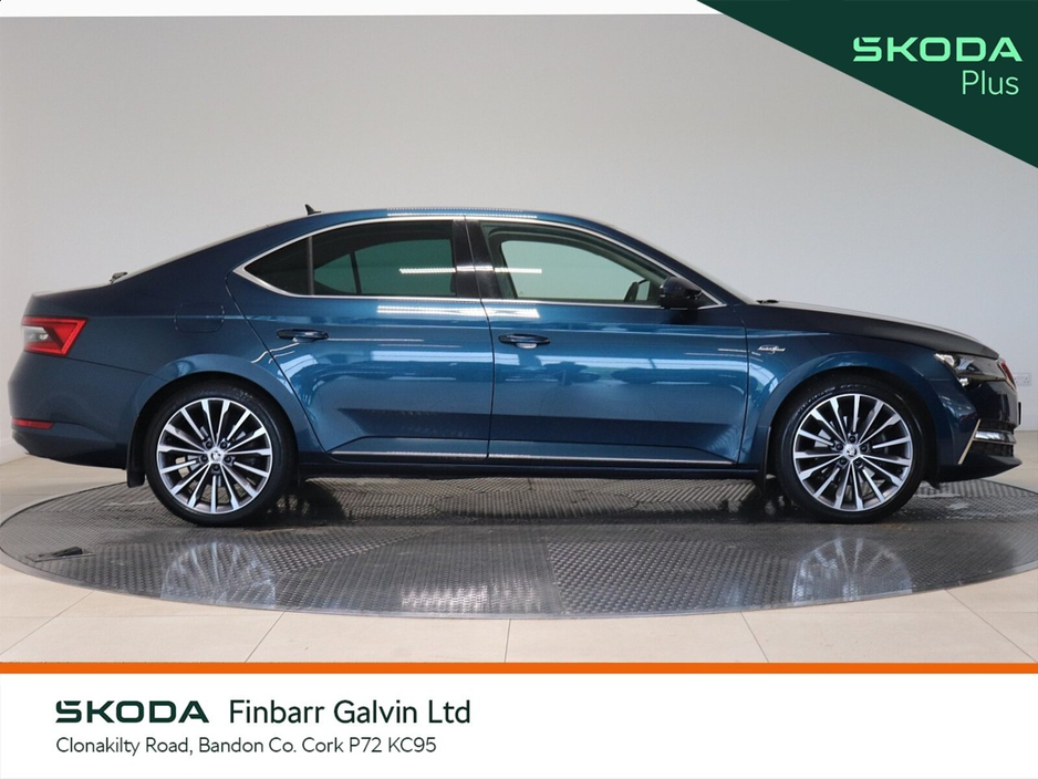 2023 Skoda Superb - image 11
