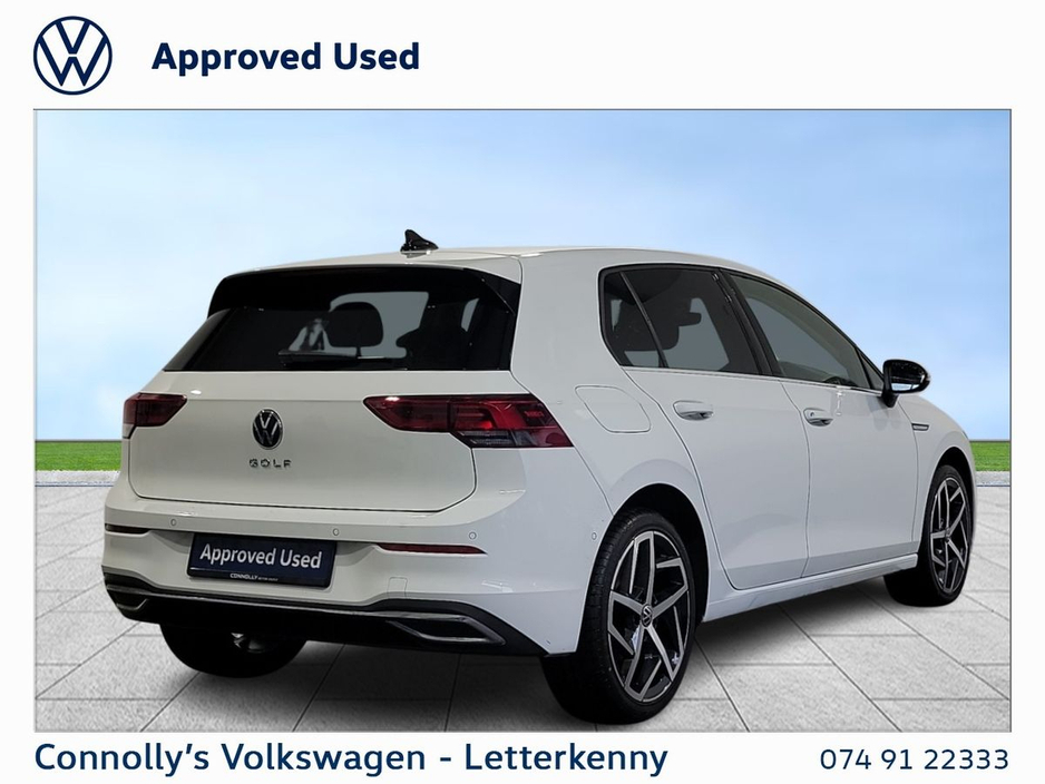 2024 Volkswagen Golf - image 3