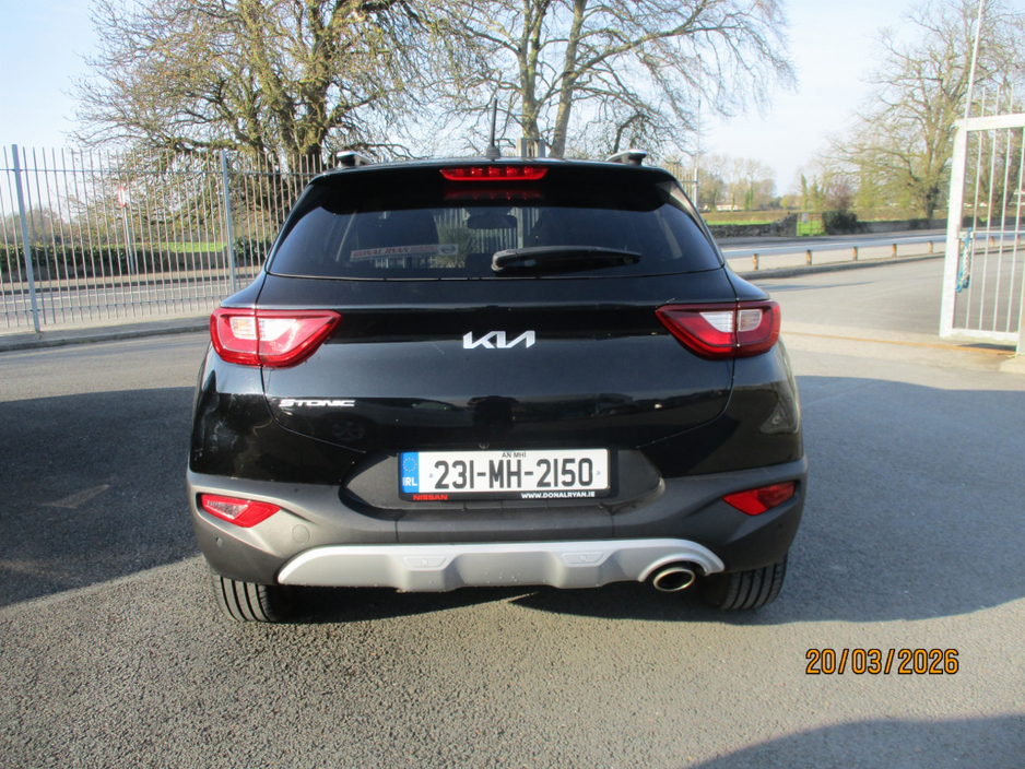 2023 Kia Stonic - image 12