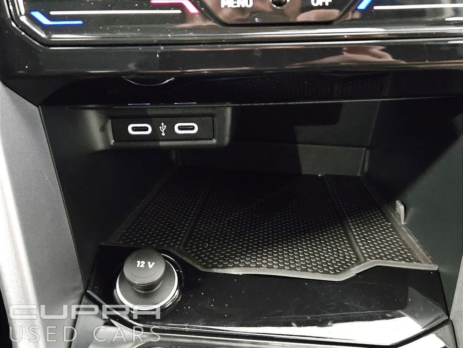 2023 Volkswagen T-Roc - image 29