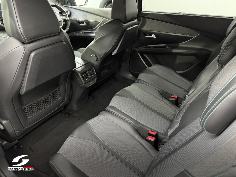 2023 Peugeot 5008 - image 13